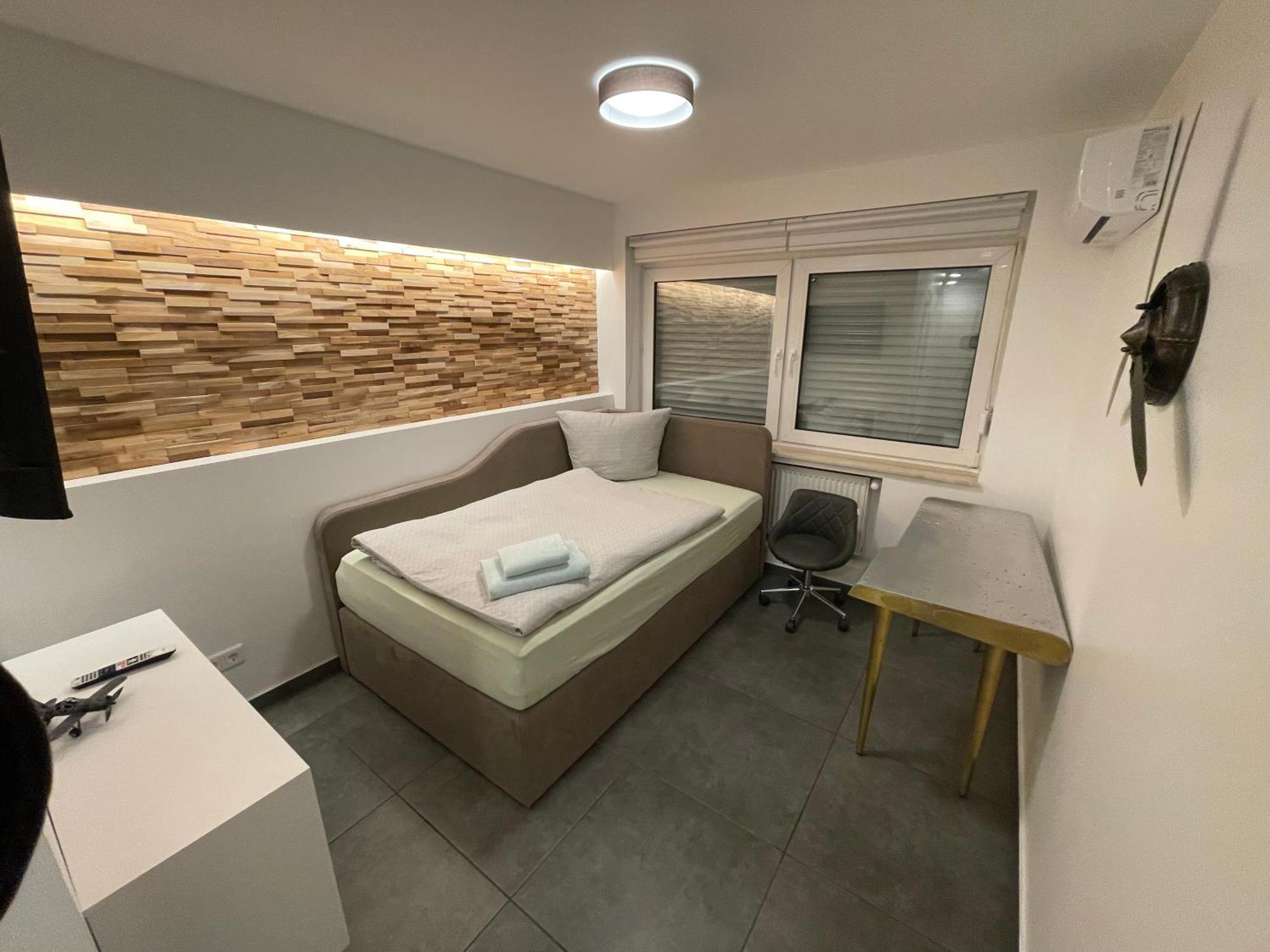 Aviators Guest House - Premium Room Strausberg Exterior foto
